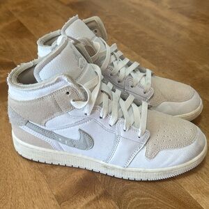 Air Jordan 1 Mid Se Craft size 6.5Y